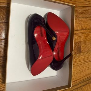 Louboutin shoes sz 7